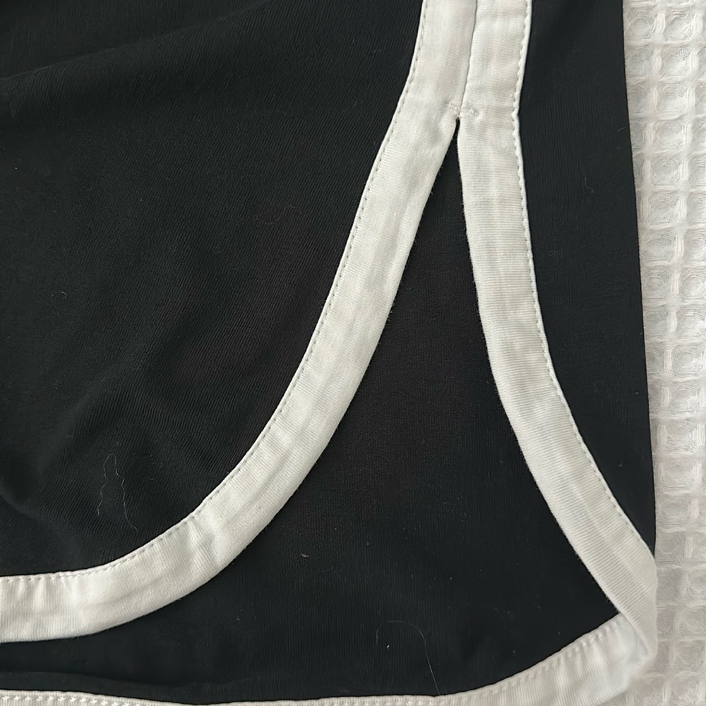 J. Jill Fit Black and White Progress Color Block Tunic Top Size M - Picture 8 of 11
